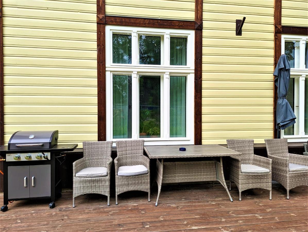Emajoe Keeltekool Apartment Тарту Экстерьер фото