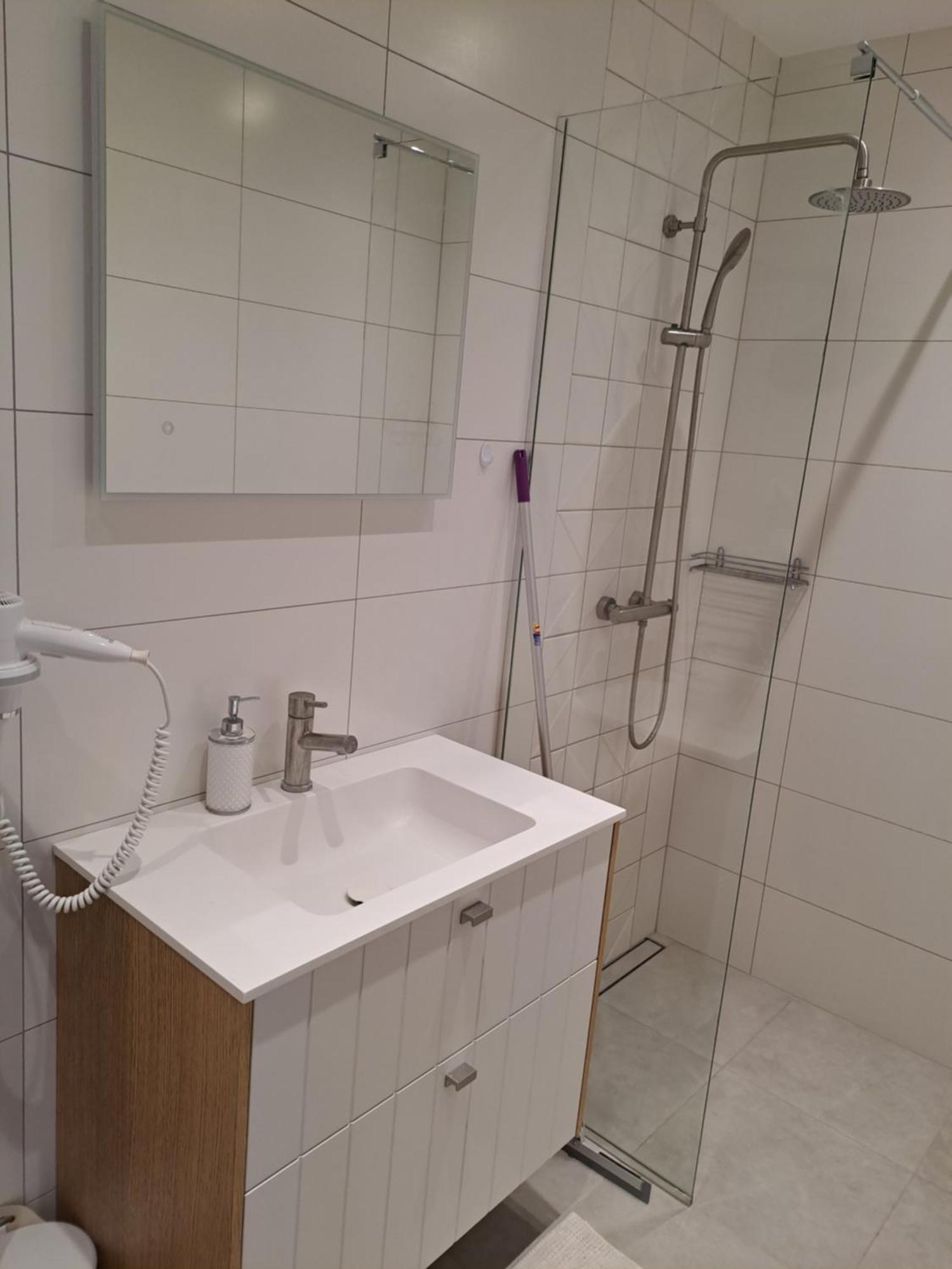 Emajoe Keeltekool Apartment Тарту Экстерьер фото